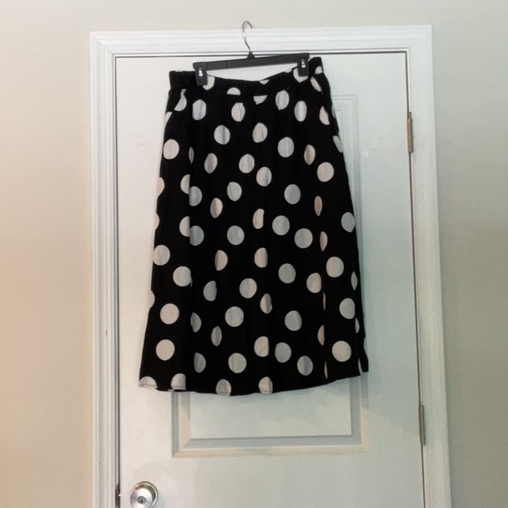 Elegant Black and White A-Line Skirt